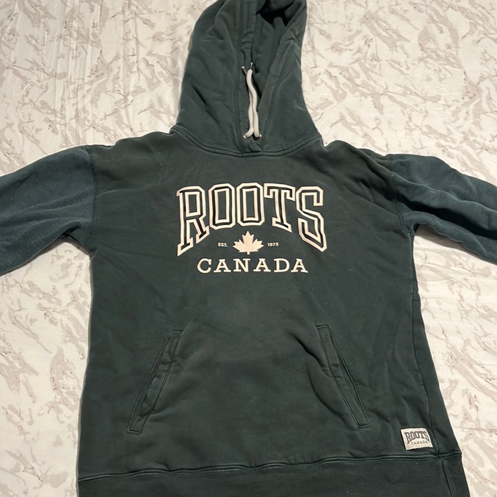 Woman’s xs roots hoodie